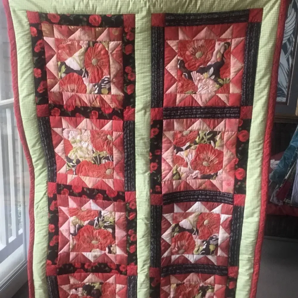Brand new Hand Crafted Poppies Quilt